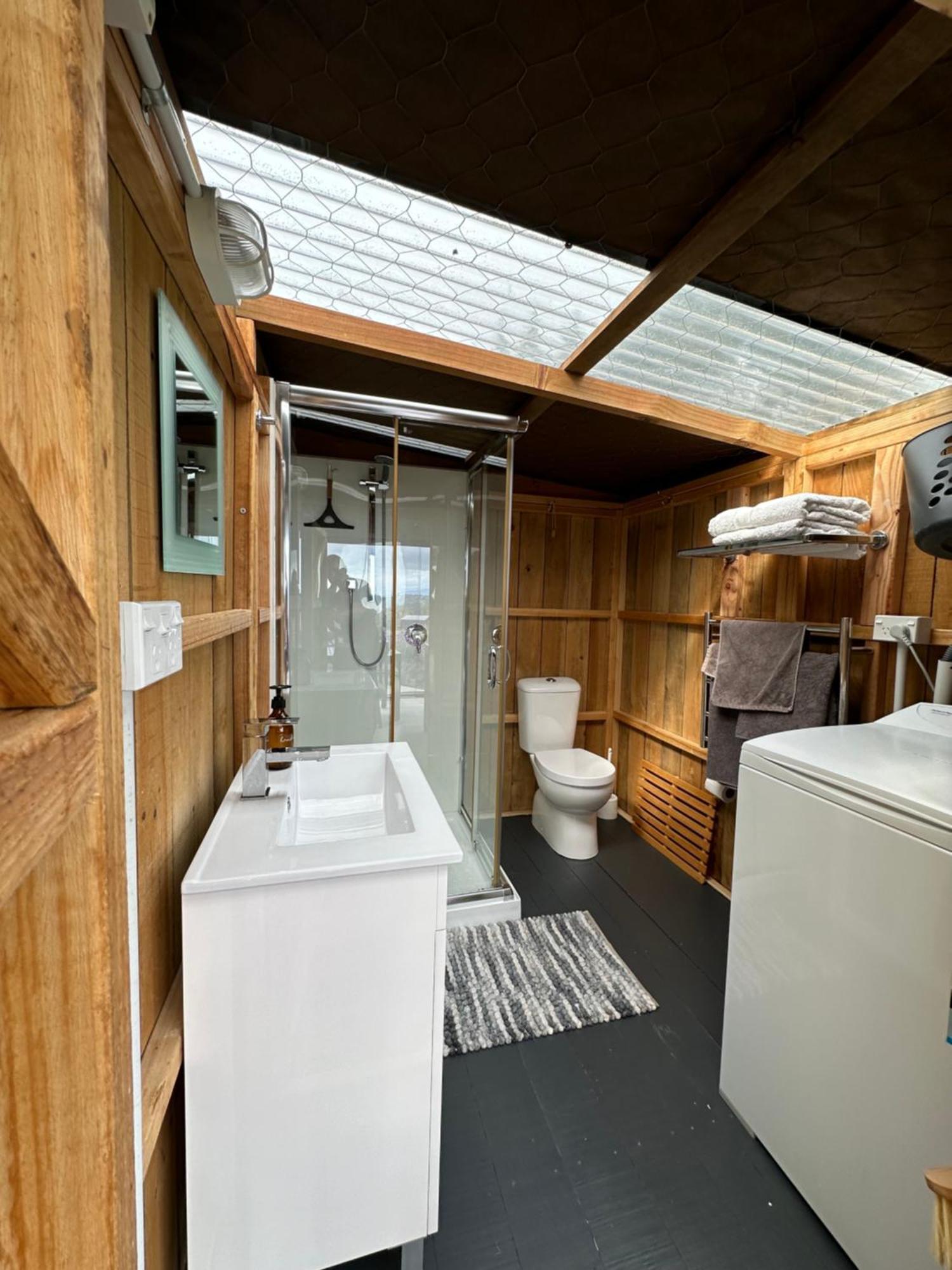 The Shed With A View Apartman Mahana Kültér fotó